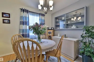 Interior photo 4 of 5204 55 ST