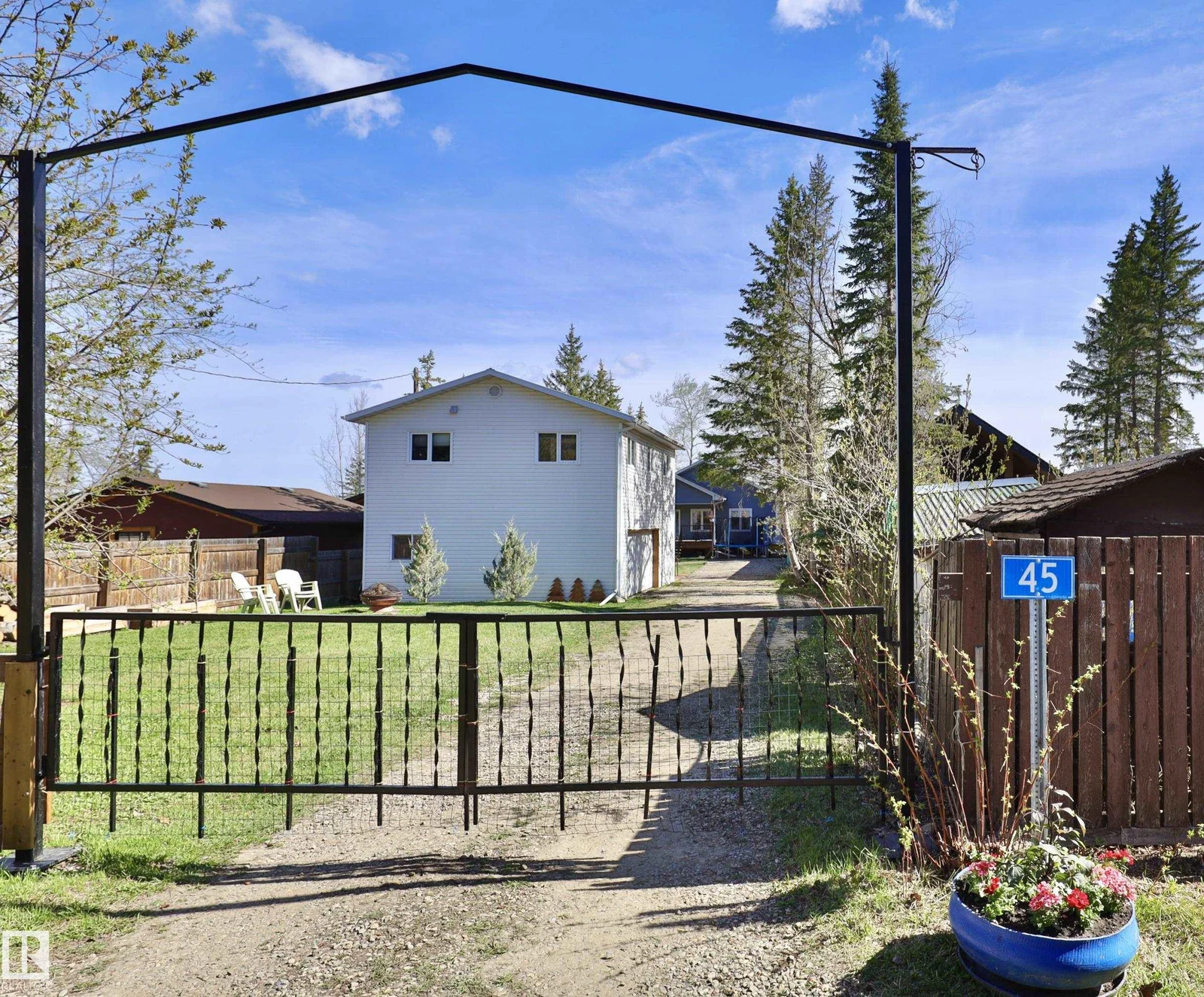 45 Poplar BA, Rural Wetaskiwin County - 4 bedroom Detached Single Family for sale