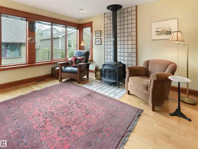 Interior photo 4 of 9739 86 AV NW