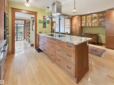 Interior photo 2 of 9739 86 AV NW