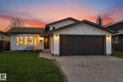 Interior photo 1 of 4627 10A AV NW