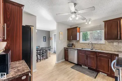 Interior photo 4 of 4627 10A AV NW