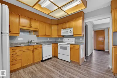 Interior photo 3 of 11901 42 ST NW