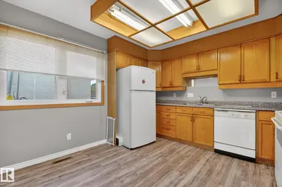 Interior photo 4 of 11901 42 ST NW