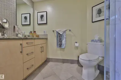 Interior photo 4 of 1017-2ave Mameo BE