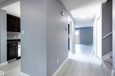 Interior photo 2 of 547 DUNLUCE RD NW