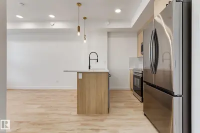 Interior photo 4 of 16231 19 AV SW