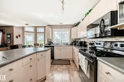Interior photo 2 of 5107 200 ST NW