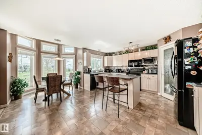 Interior photo 4 of 5107 200 ST NW