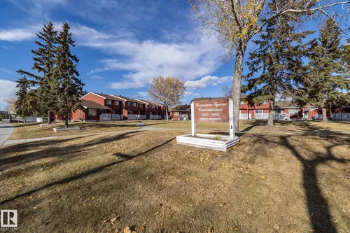 10656 BEAUMARIS RD NW, Edmonton - $209,000