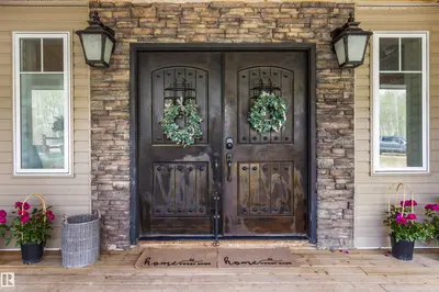 Interior photo 3 of 7424 TWP ROAD 520