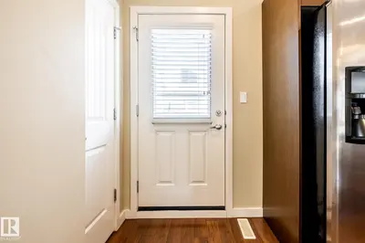 Interior photo 2 of #21 655 WATT BV SW