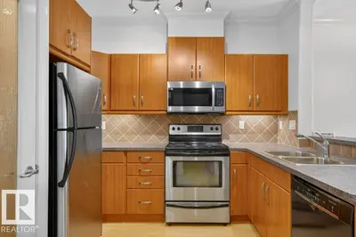 Interior photo 4 of #223 10121 80 AV NW