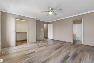 Interior photo 4 of 3917 52 AV