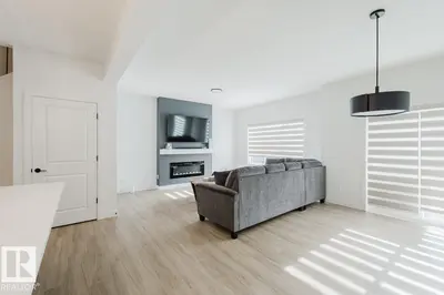 Interior photo 4 of 6411 27 AV SW