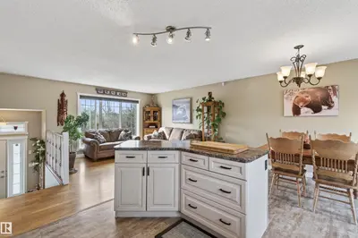 Interior photo 2 of 5121 Pine DR