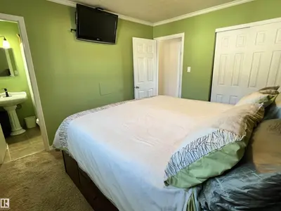 Interior photo 4 of 5120 48 ST