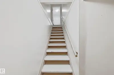 Interior photo 4 of 5514 93A AV NW