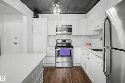 Interior photo 2 of #1205 10045 118 ST NW