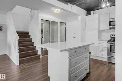 Interior photo 4 of #1205 10045 118 ST NW