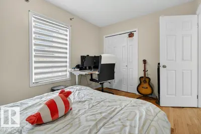 Interior photo 3 of 157 KINISKI CR NW