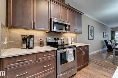 Interior photo 3 of #210 50 HEATHERGLEN DR