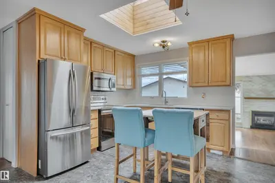 Interior photo 3 of 11719 152A AV NW