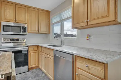 Interior photo 4 of 11719 152A AV NW