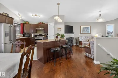 Interior photo 3 of 21 Beaverhill View Cr