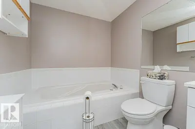 Interior photo 4 of 3242 38 AV NW