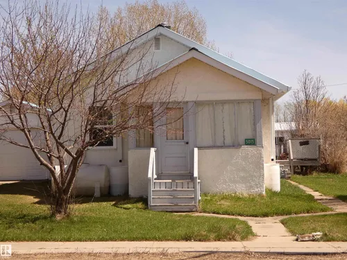 5015 50 ST, Pibroch - $189,000
