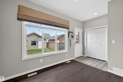 Interior photo 4 of 828 36 AV NW