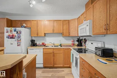 Interior photo 2 of #221 279 SUDER GREENS DR NW