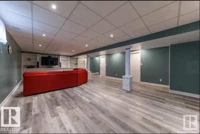 Interior photo 2 of 1412 63 ST NW
