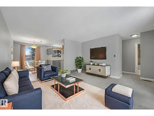 6411 12 AV NW, Edmonton - $379,900