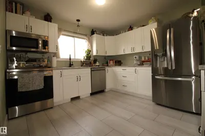 Interior photo 4 of 4704 52 AV