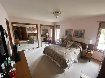 Interior photo 2 of 5413 47 AV