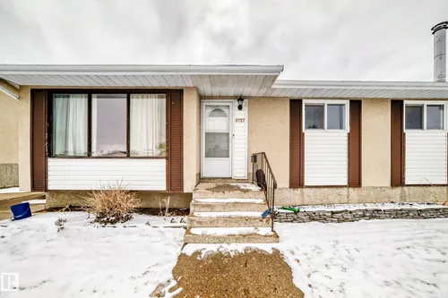 3727 132 AV NW, Edmonton - $360,000