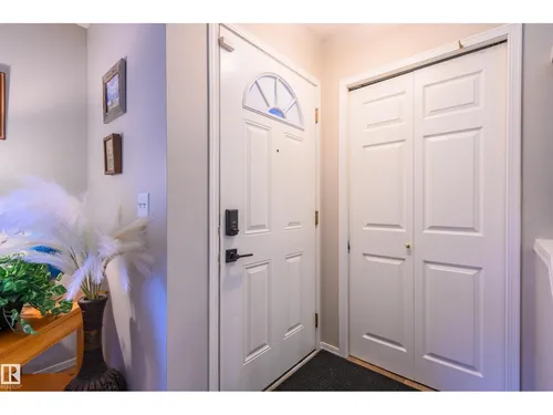 5428 202 ST NW, Edmonton - $468,000