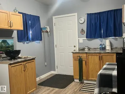 Interior photo 4 of 408 4 ST