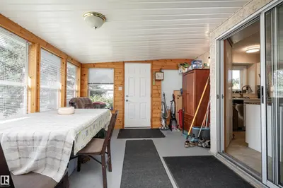 Interior photo 2 of 4116 44 AV