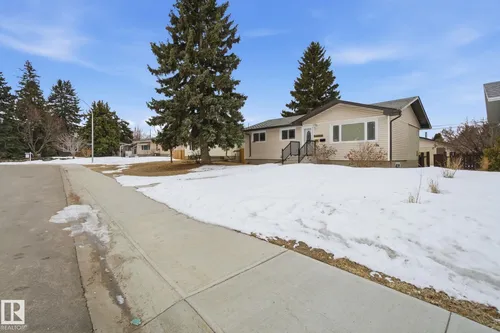 12820 95 ST NW, Edmonton - $439,000