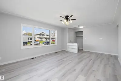 Interior photo 4 of 12715 / 12717 93 ST NW