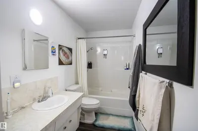 Interior photo 3 of 5125 46 Ave