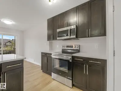 Interior photo 4 of 7327 24 AV SW