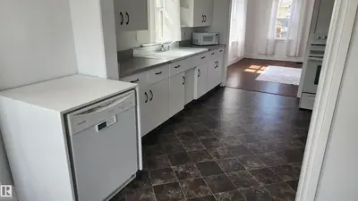 Interior photo 4 of 5017 51 ST