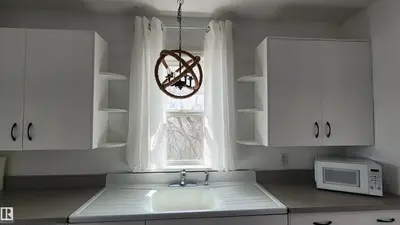 Interior photo 3 of 5017 51 ST