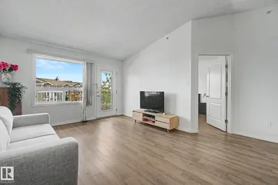 Interior photo 4 of #1401 9363 SIMPSON DR NW