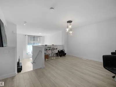 Interior photo 4 of 114 STONEHOUSE WY