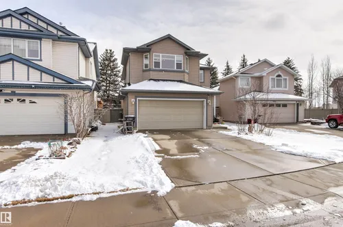 607 77 ST SW, Edmonton - $569,900